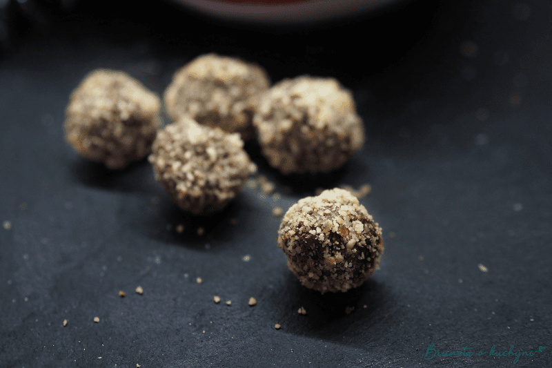 ořechové kuličky s rumem recept