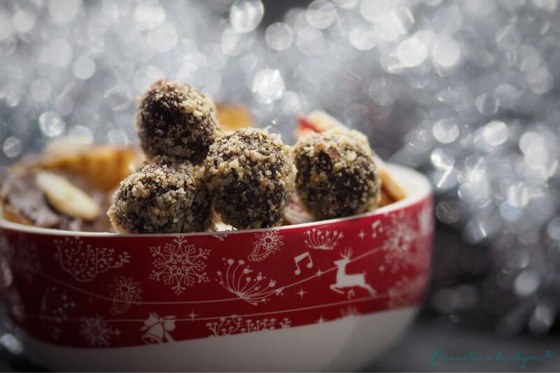 nepečené rumové kuličky