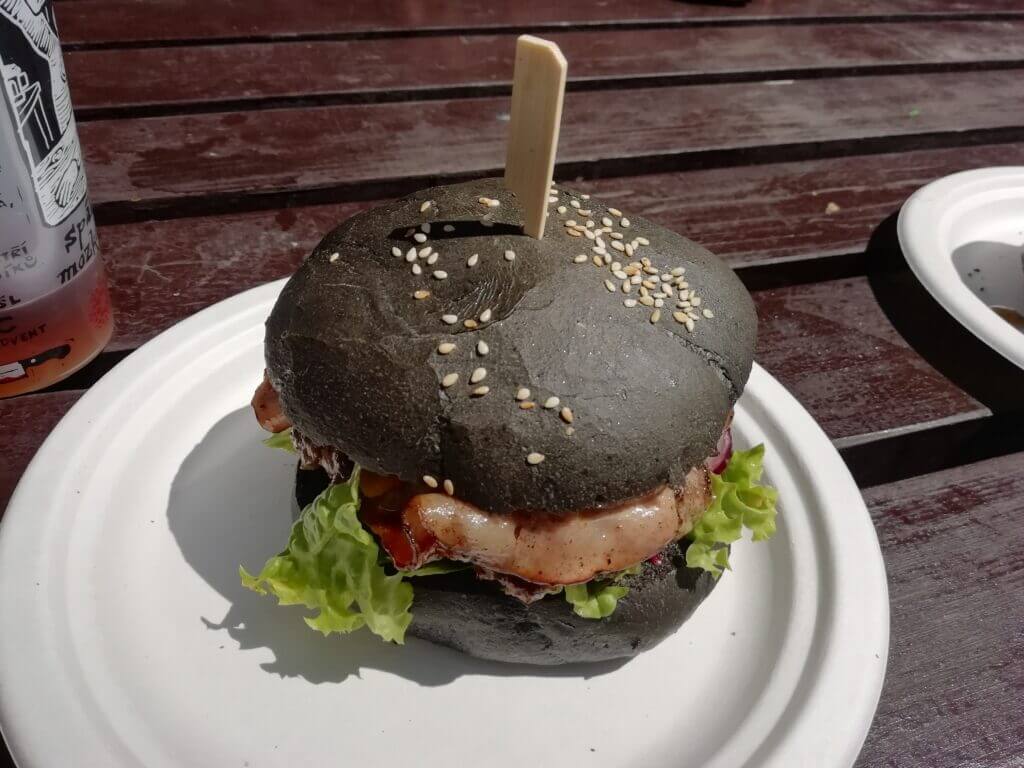 černý hamburger