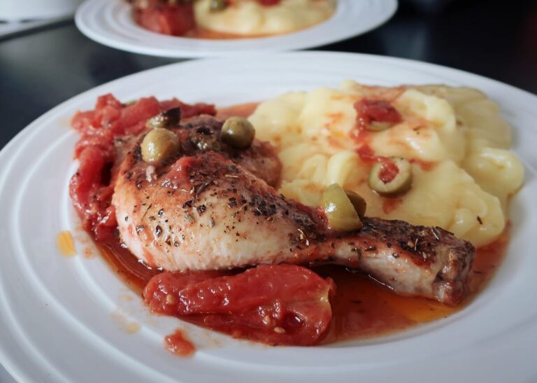 Recept na kuřecí stehno s olivami a bramborovou kaší