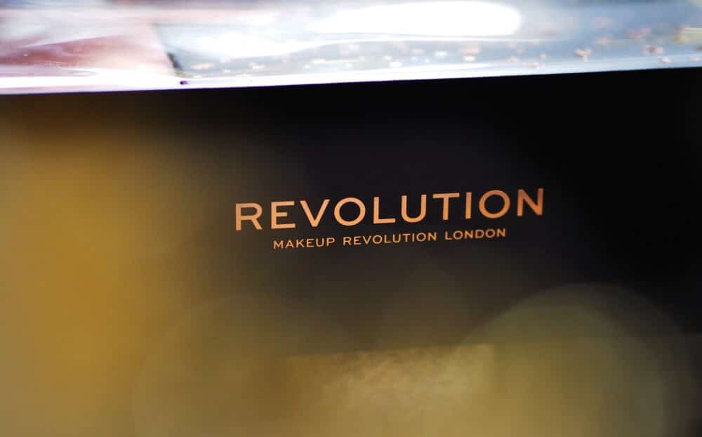 kosmetika makeup revolution