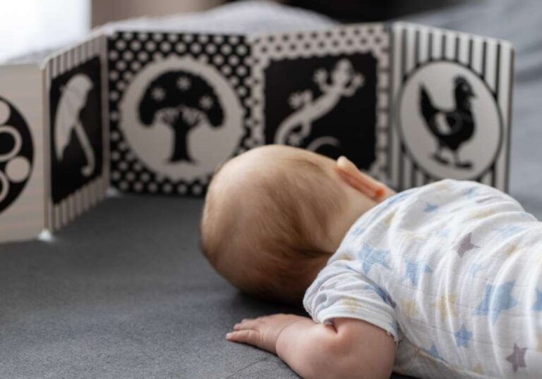 hračky pro novorozence