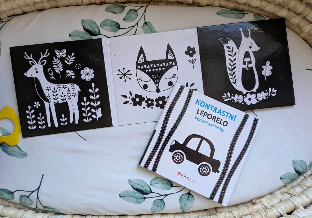 kontrastní leporelo