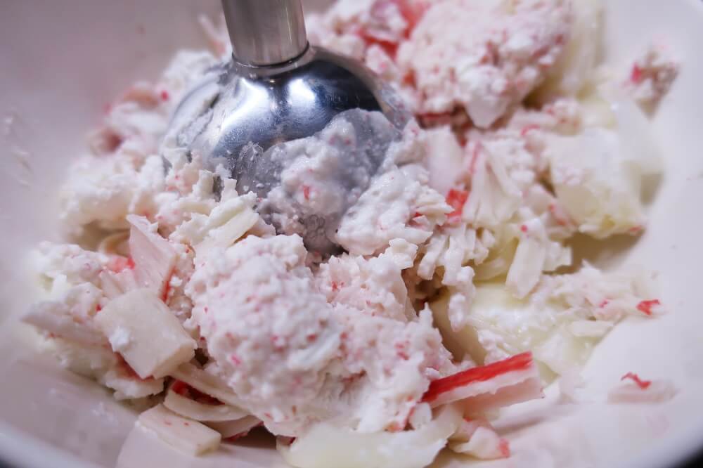 Zdravá pomazánka z krabích tyčinek