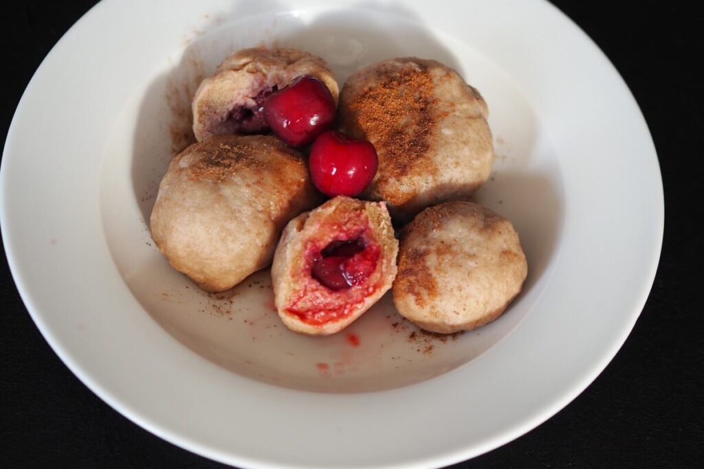 recept na třešňové knedlíky 