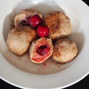recept na třešňové knedlíky